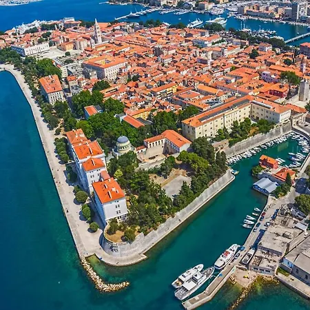 Petar - 50m From Sea Апартаменти