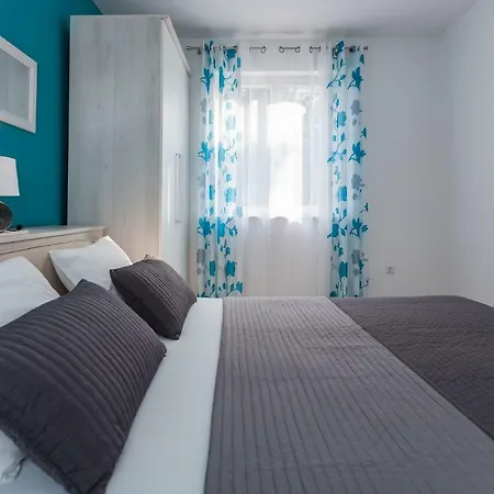 公寓 Petar - 50m From Sea