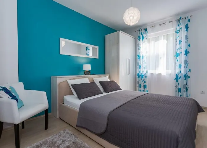 Апартаменти Petar - 50m From Sea