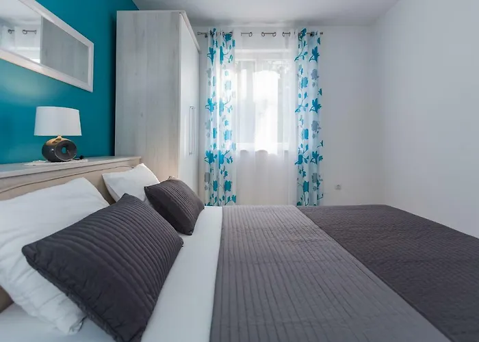 Апартаменти Petar - 50m From Sea